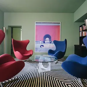 3 ルームズ 10　コルソ コモ ** ミラノ