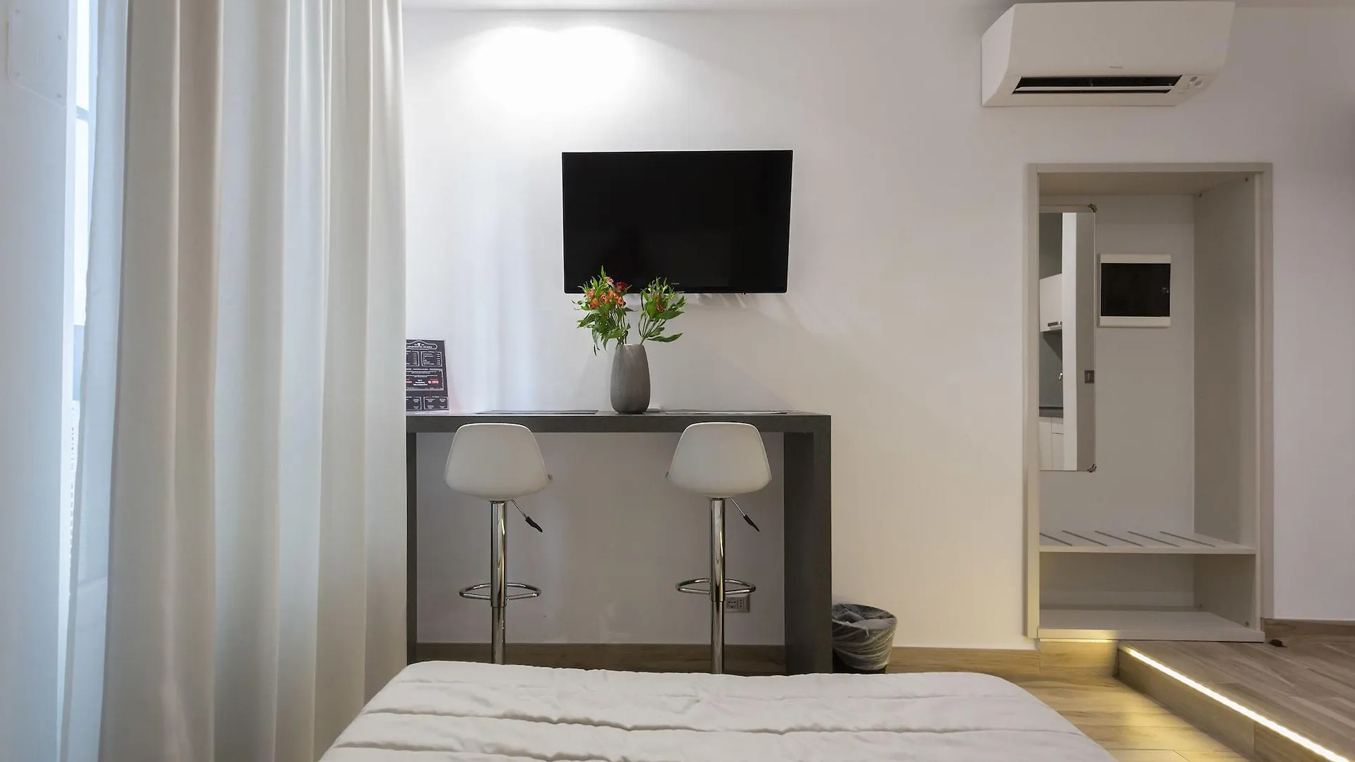 Aparthotel Durini Milan