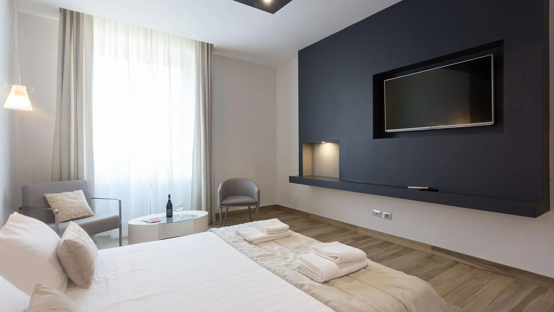 Aparthotel Durini Milano 2*,  İtalya