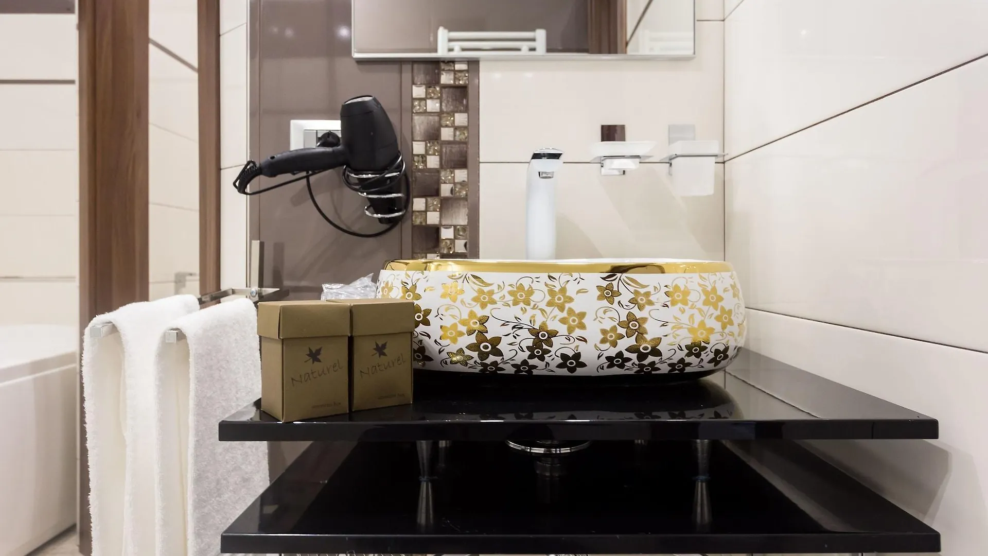 Aparthotel Durini Milano 2*,  İtalya