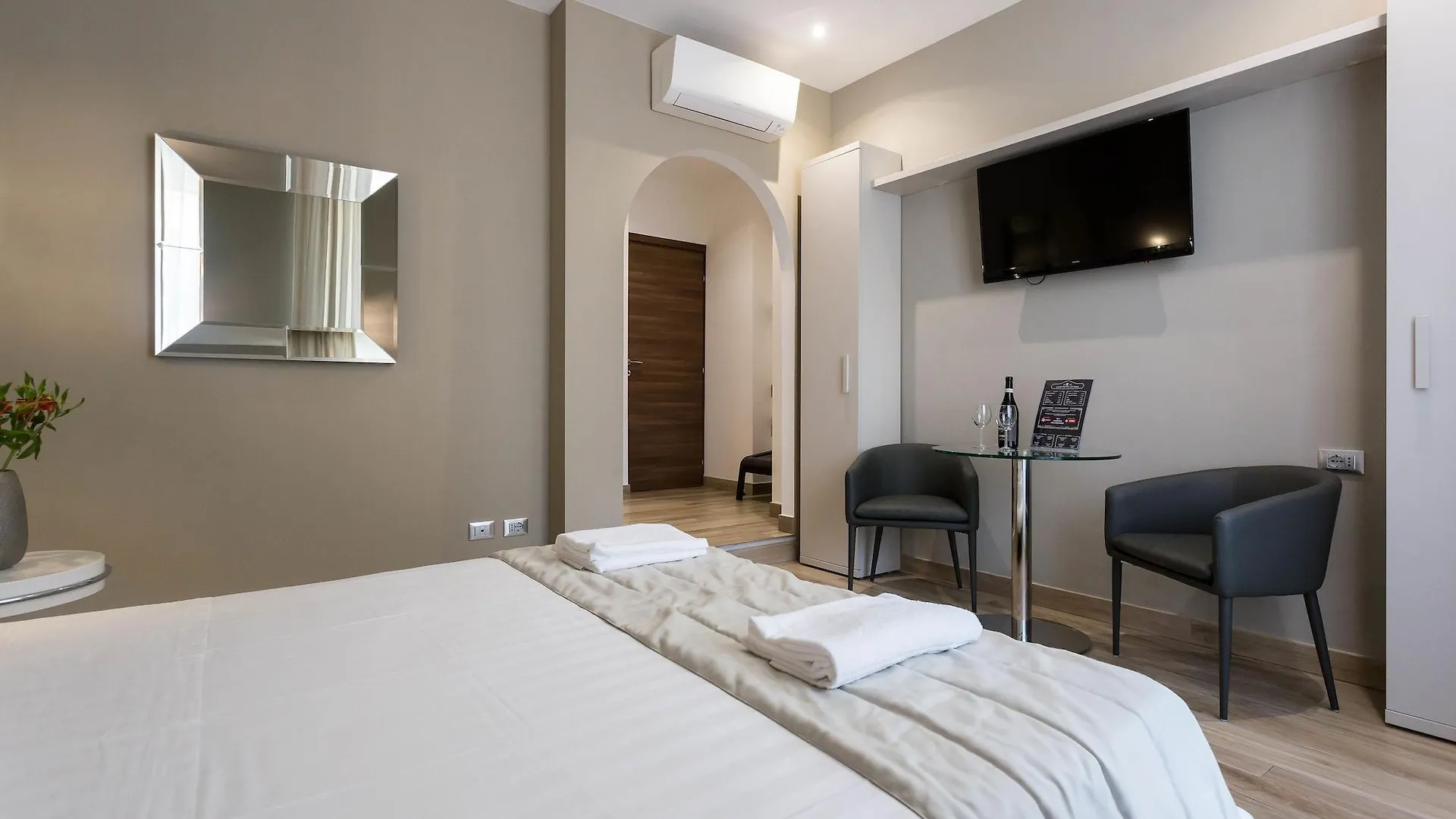 Aparthotel Durini Milan