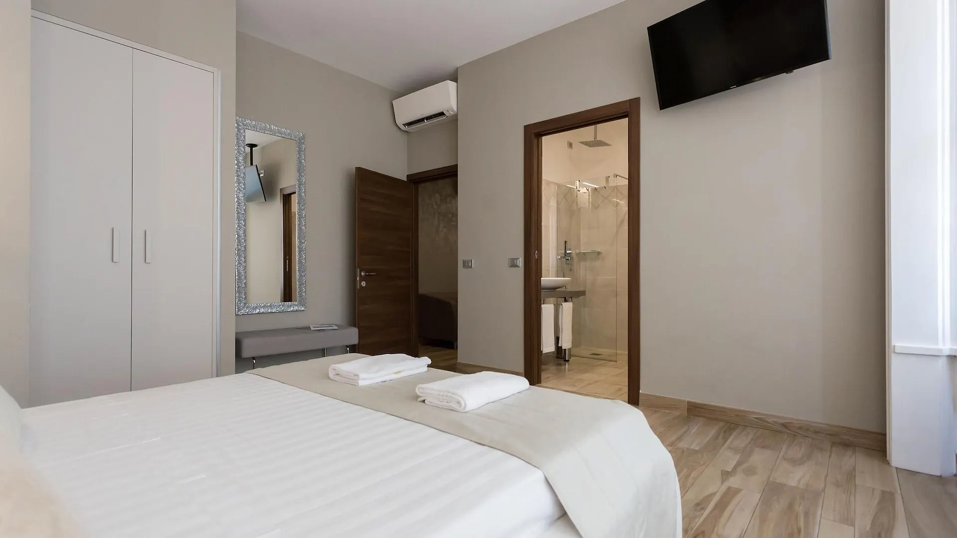 Aparthotel Durini Milan