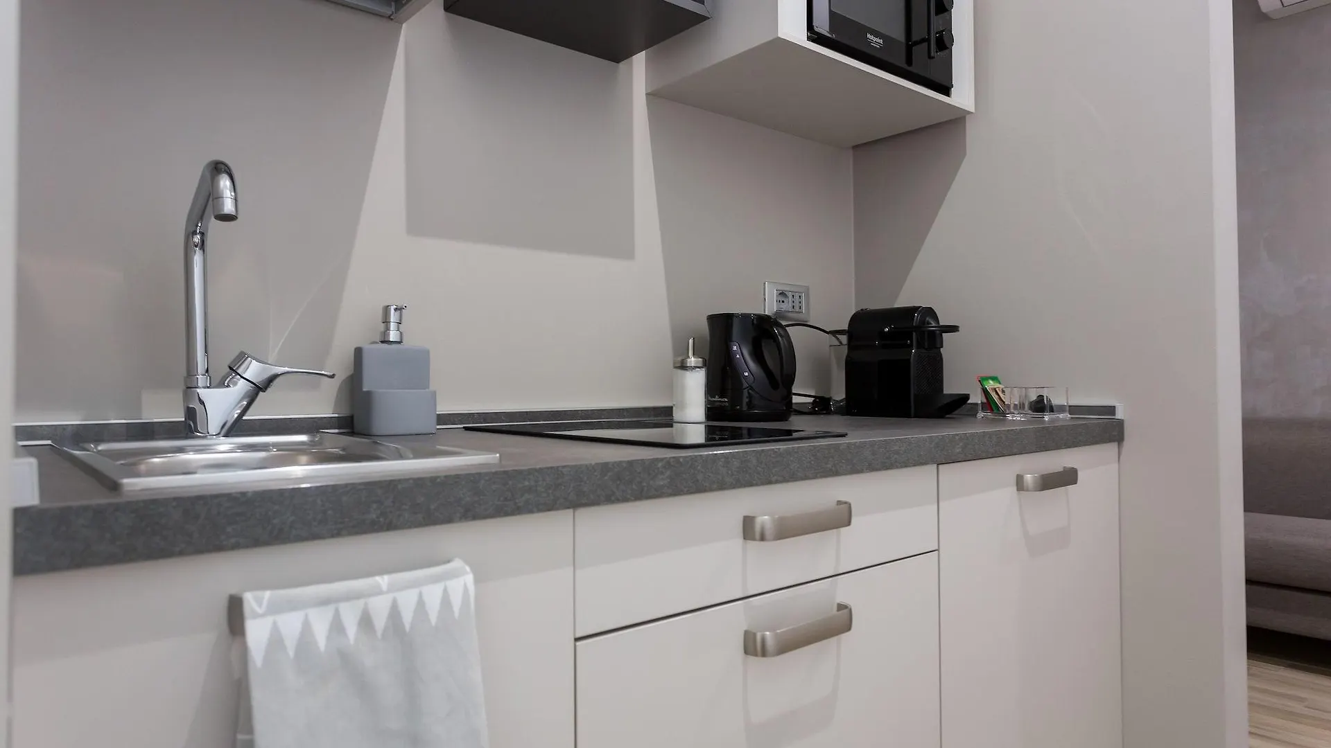 Aparthotel Durini Milan