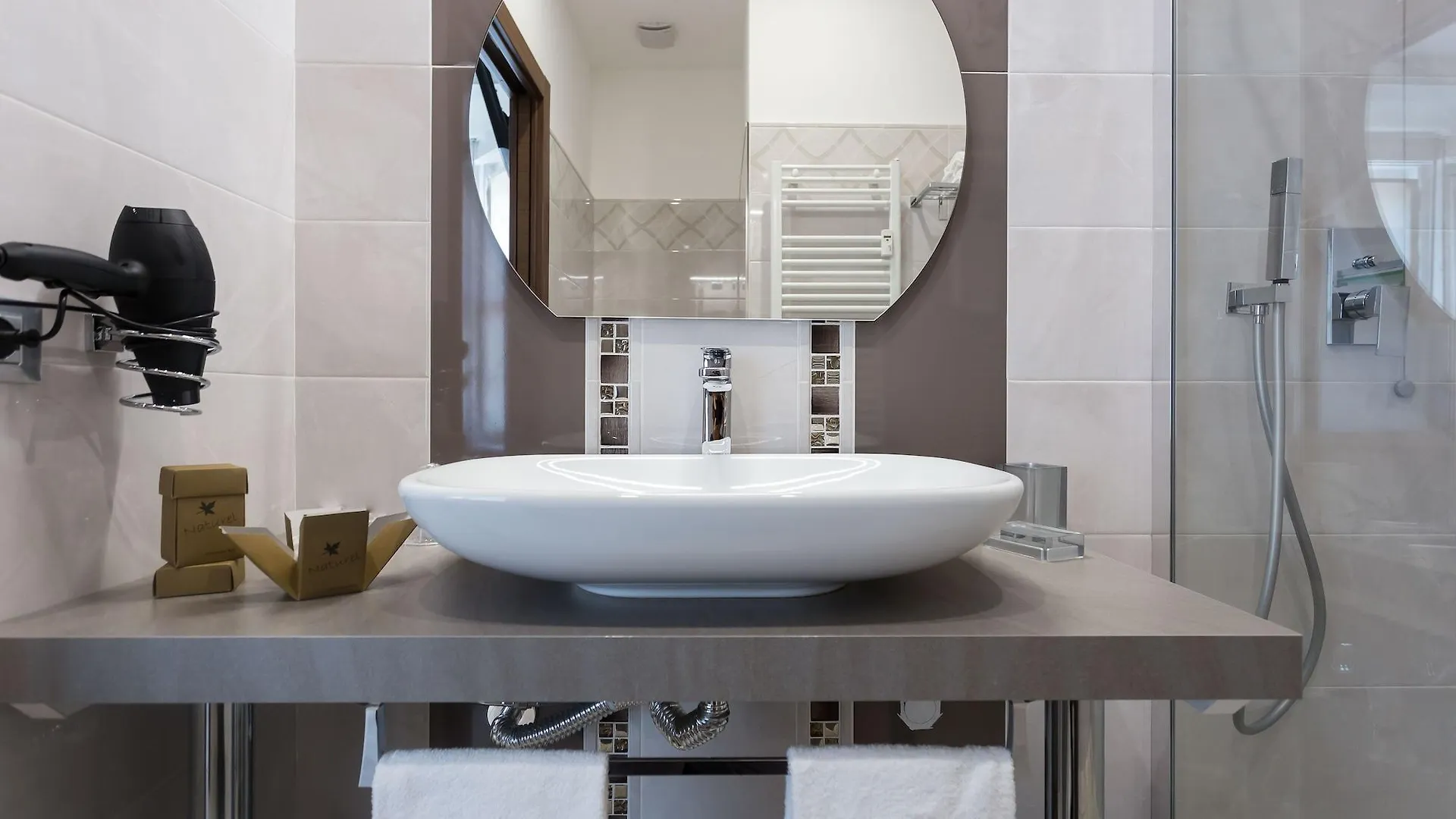 Aparthotel Durini Milan