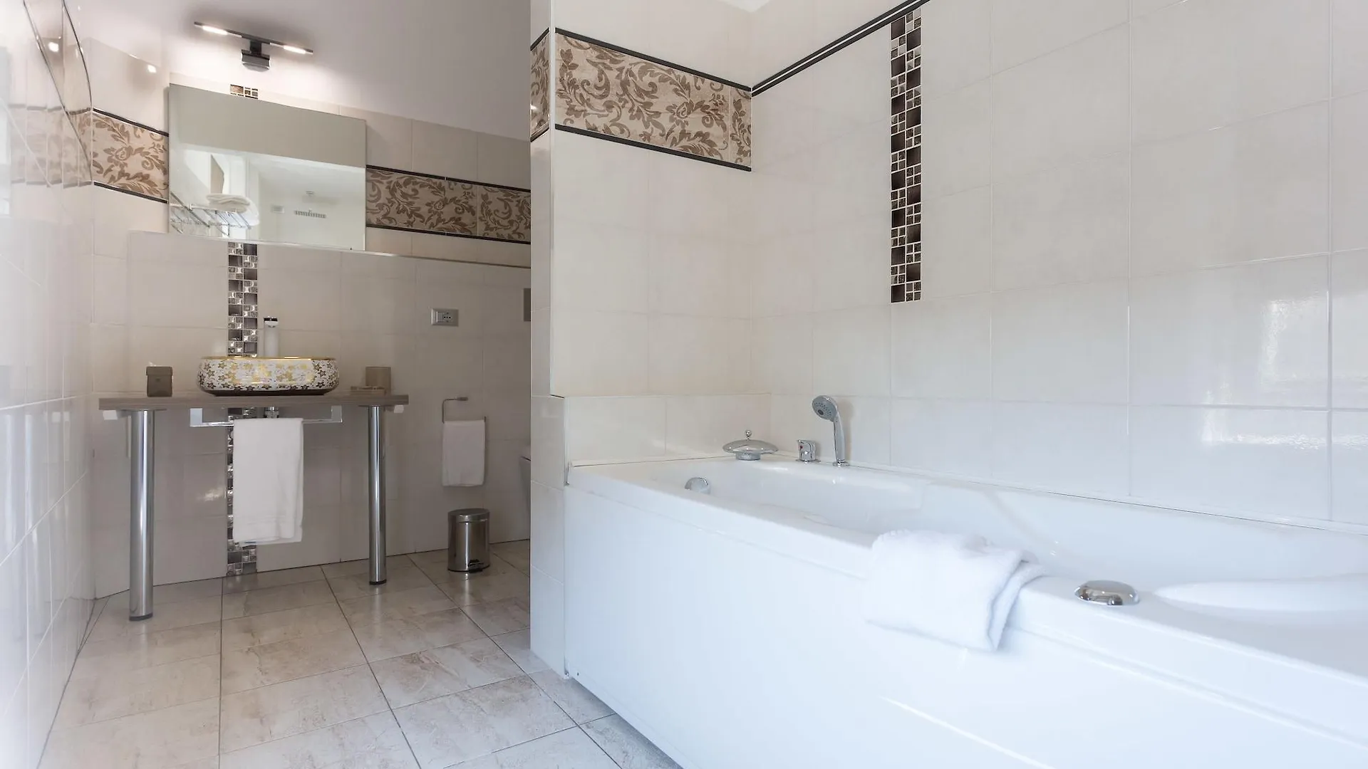 Aparthotel Durini Milano 2*,