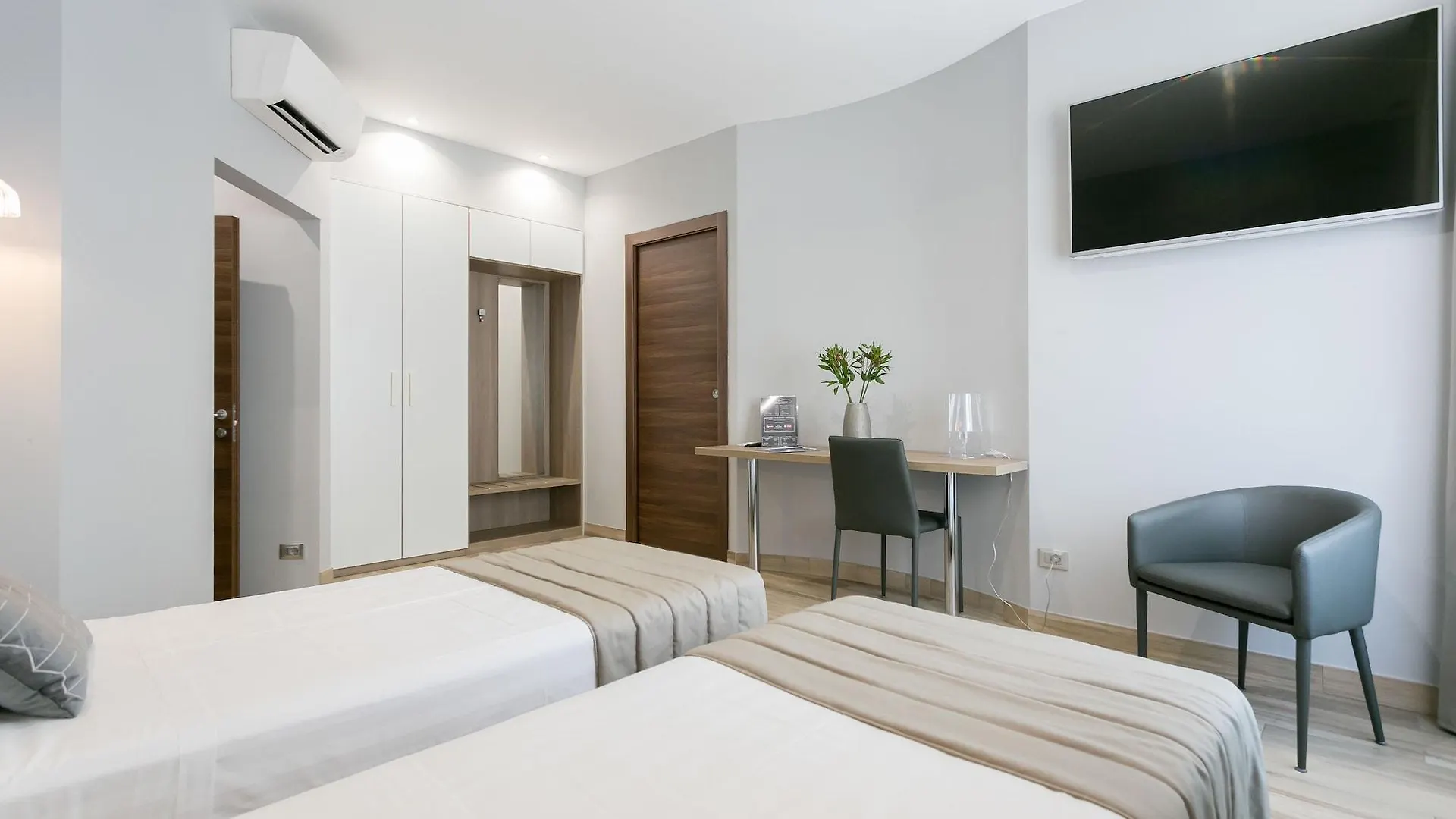 Aparthotel Durini Milan 2*,  Italy