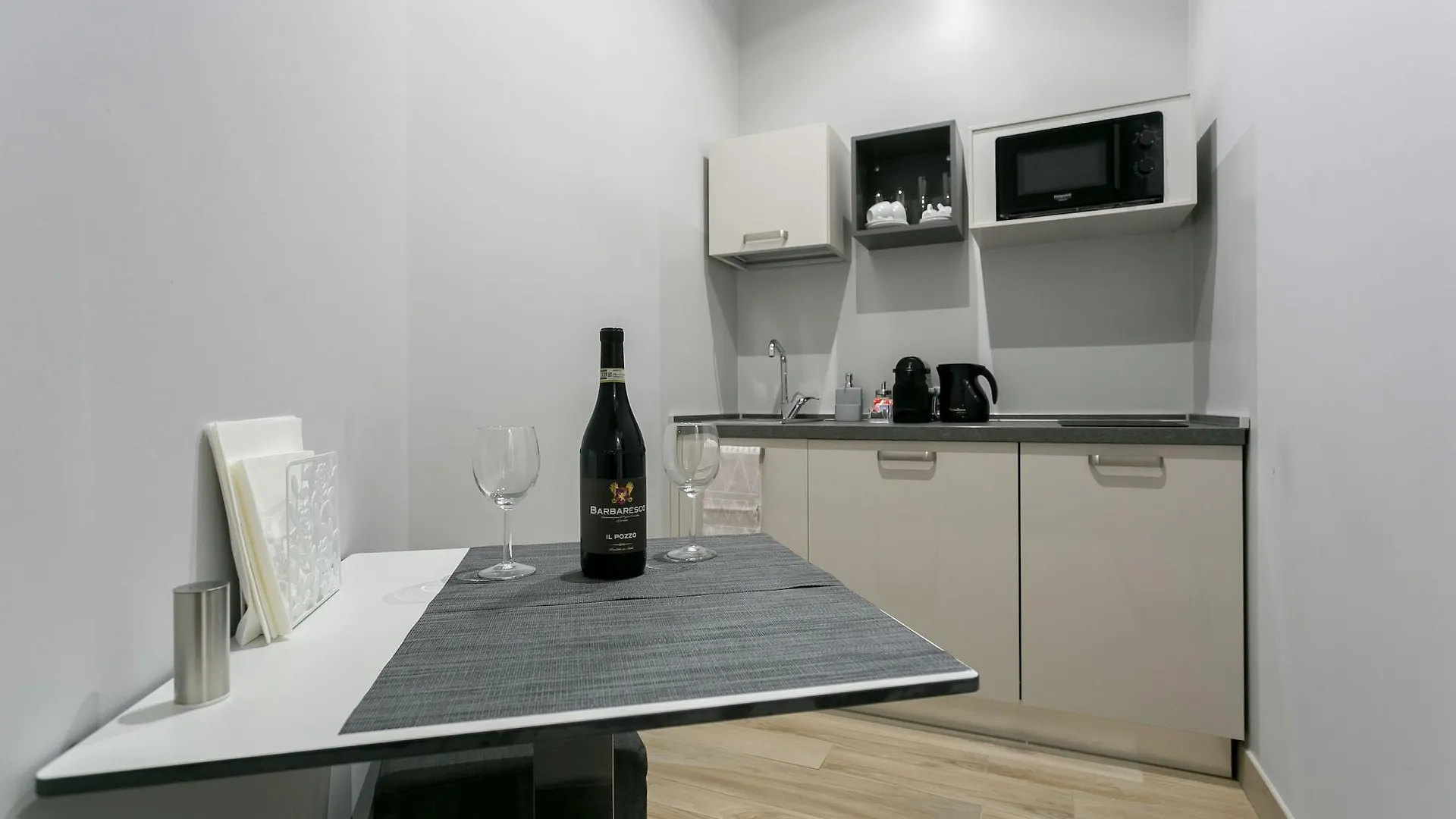 Aparthotel Durini Milano 2*,  İtalya