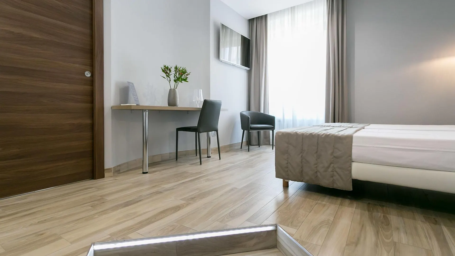 Aparthotel Durini Milan