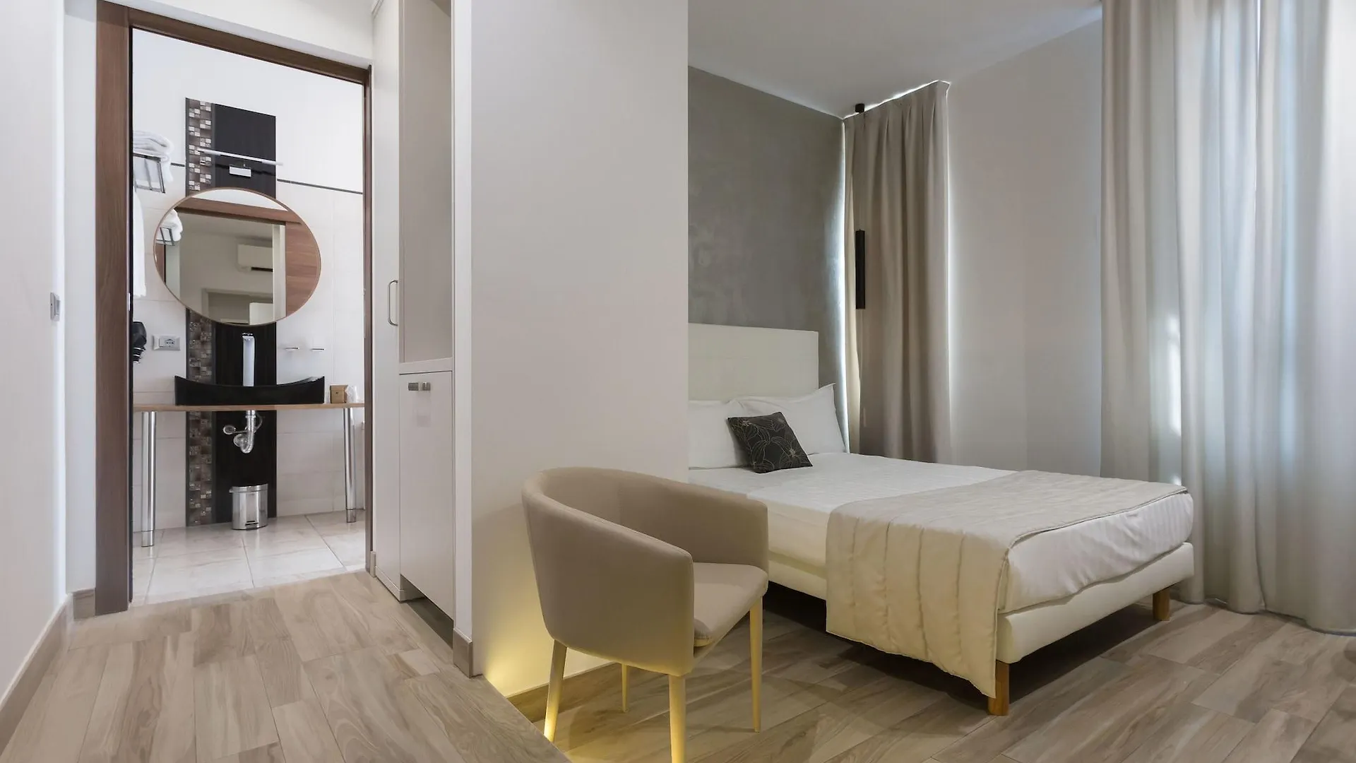 **  Aparthotel Durini Milano Italien