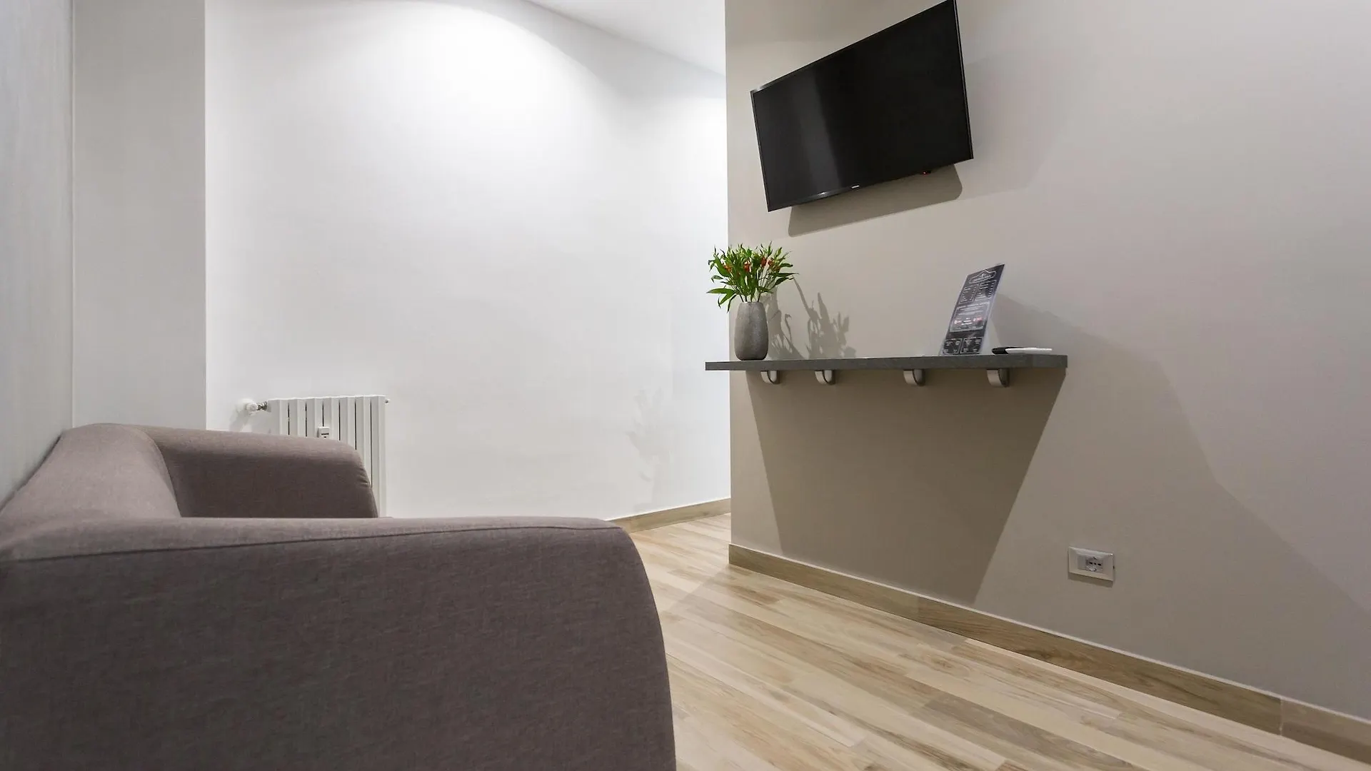 **  Aparthotel Durini Milano Italien