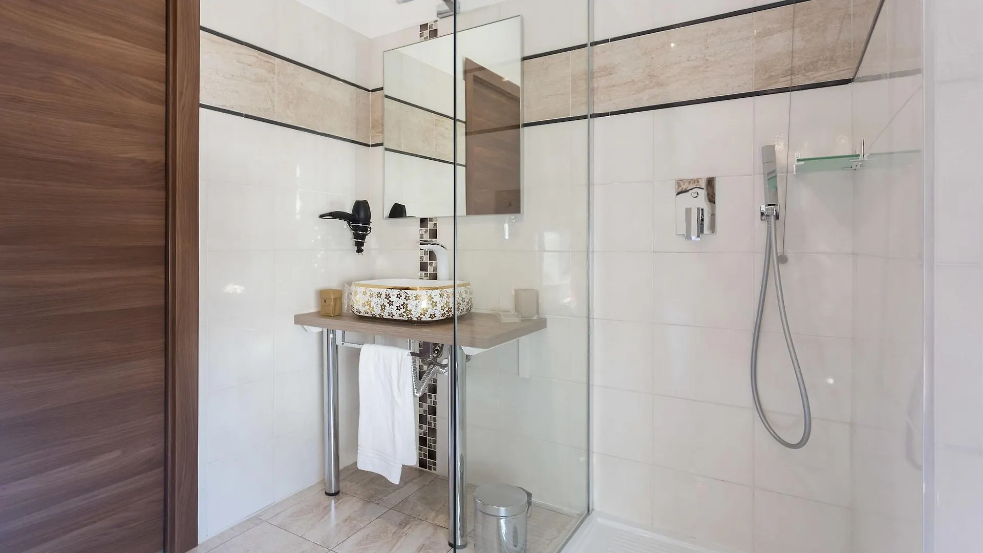 Aparthotel Durini Milano 2*,